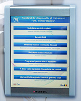 Display "Touch screen" cu serviciile oferite.